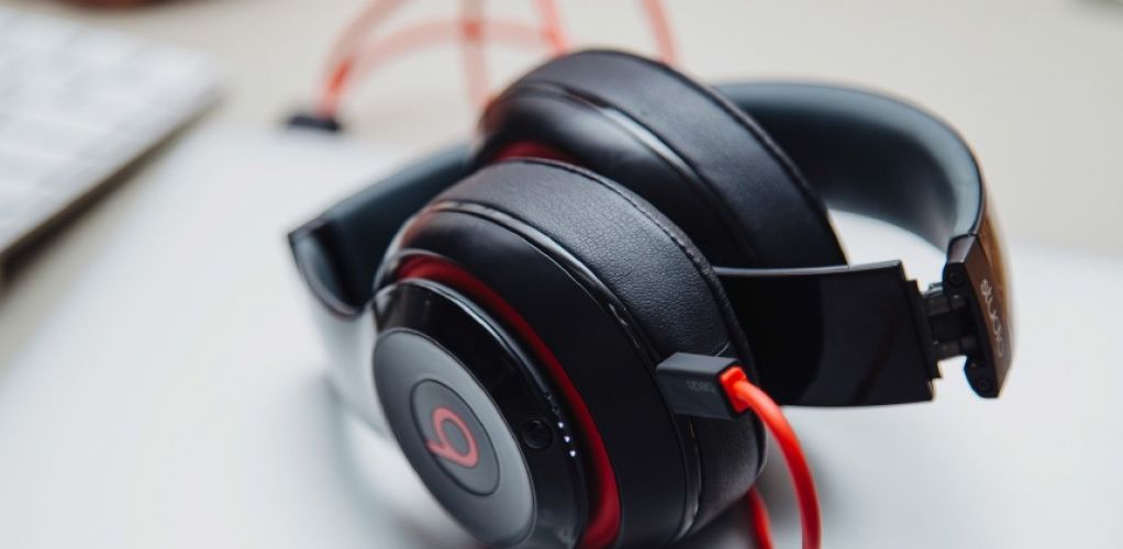 Awasss…jangan terlalu lama pakai headset