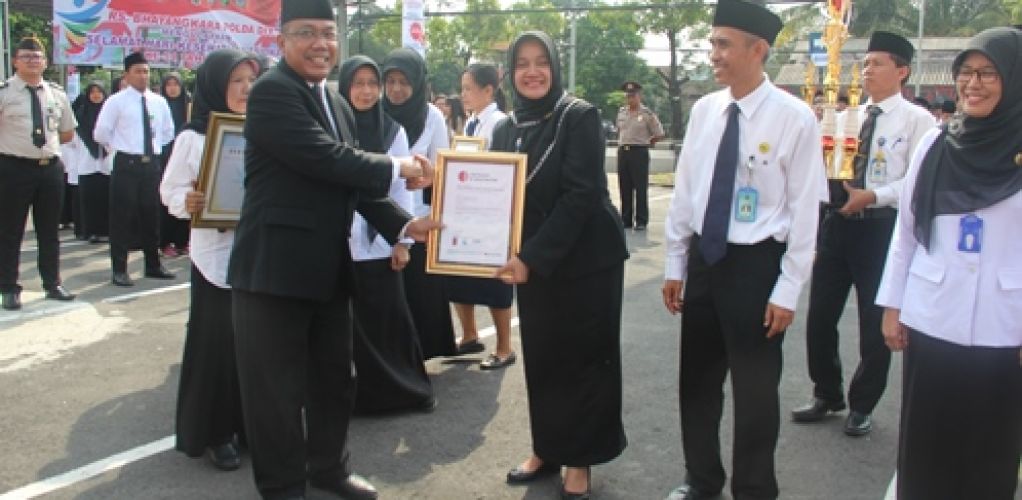 Puncak Peringatan HKN 2018, Dinkes DIY Laksanakan Upacara Bendera Bersama RS Bhayangkara