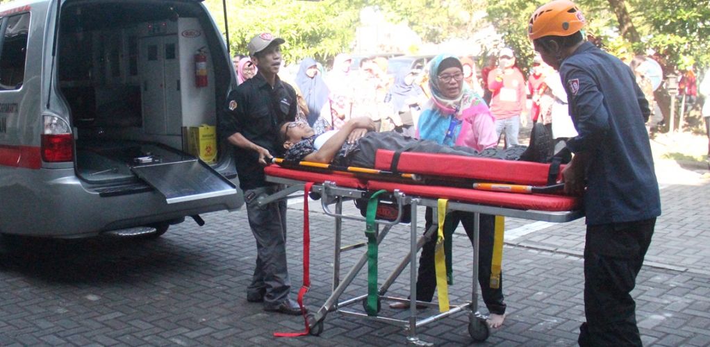Gempa Guncang Jogja, Karyawan Dinkes Panik (Dari Simulasi Penanganan Bencana di Dinkes DIY)
