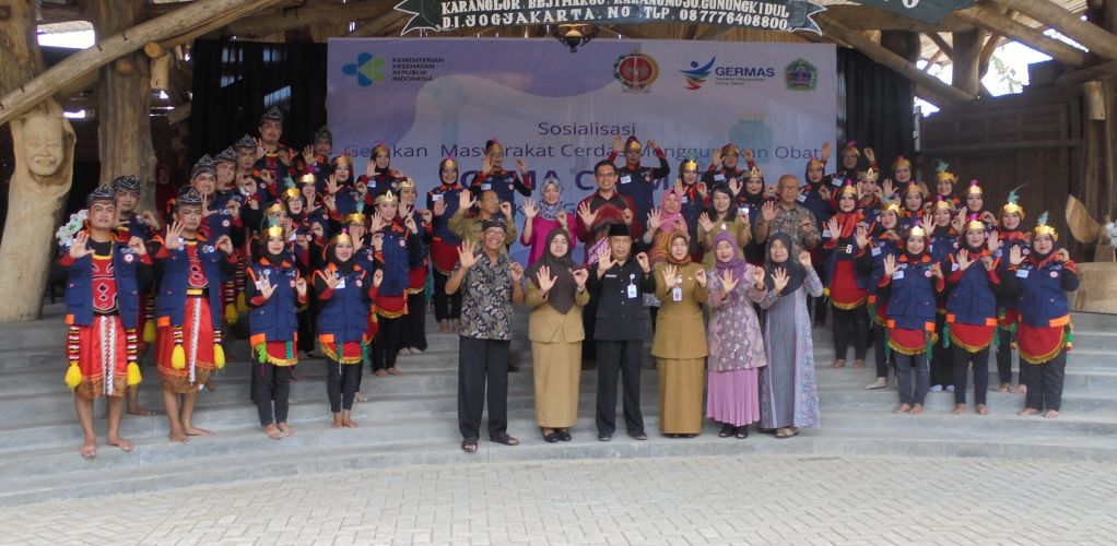 Pertemuan Sosialisasi Gerakan Masyarakat Cerdas Menggunakan Obat ( GEMA CERMAT)  di Kabupaten Gunung Kidul 
